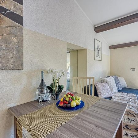 Old Town Apartments In Umag Luaran gambar