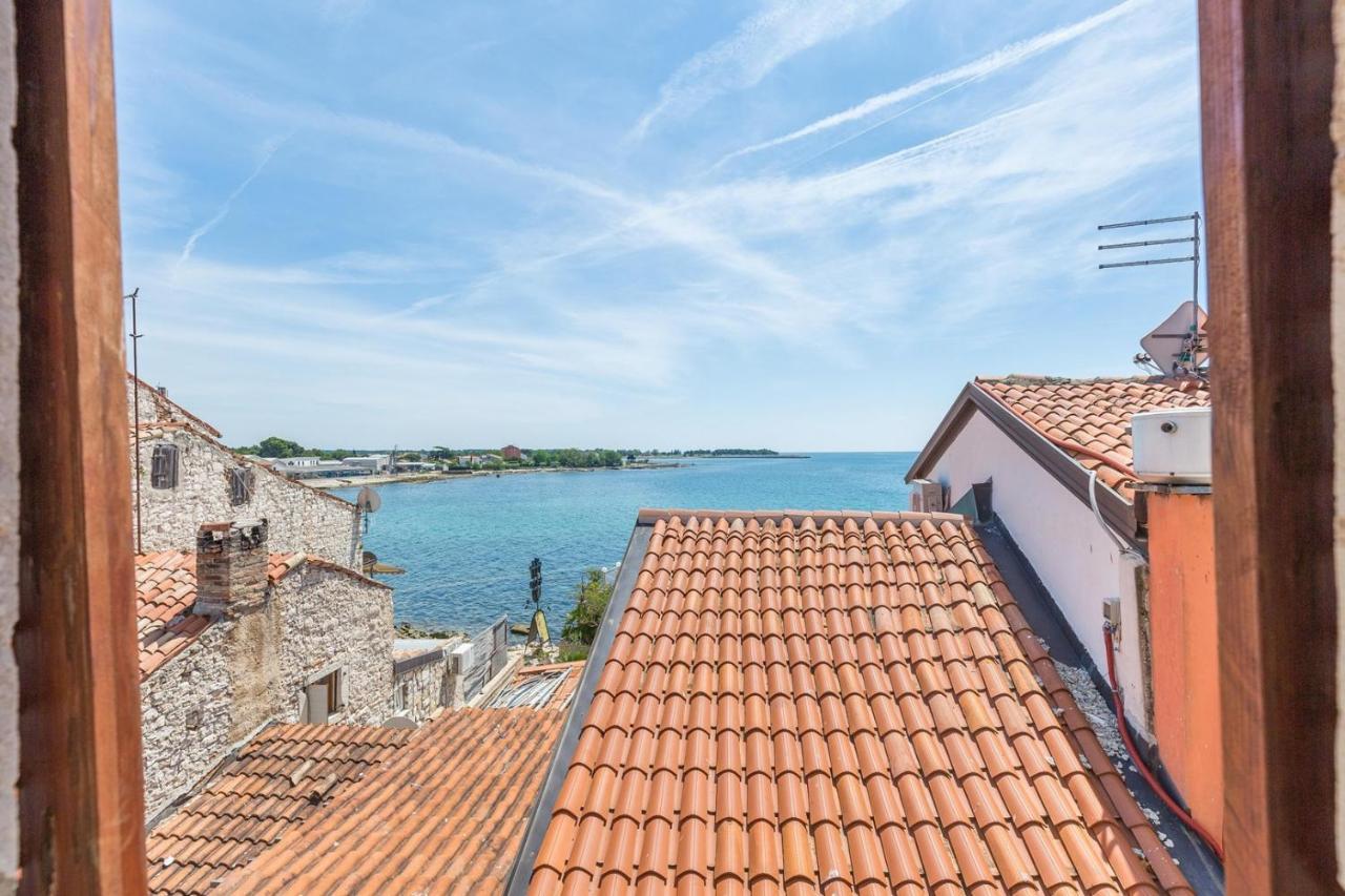 Old Town Apartments In Umag Luaran gambar
