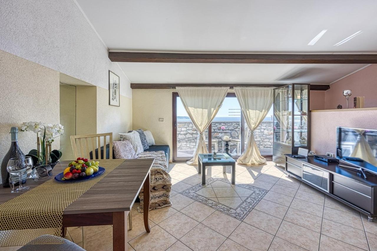 Old Town Apartments In Umag Luaran gambar
