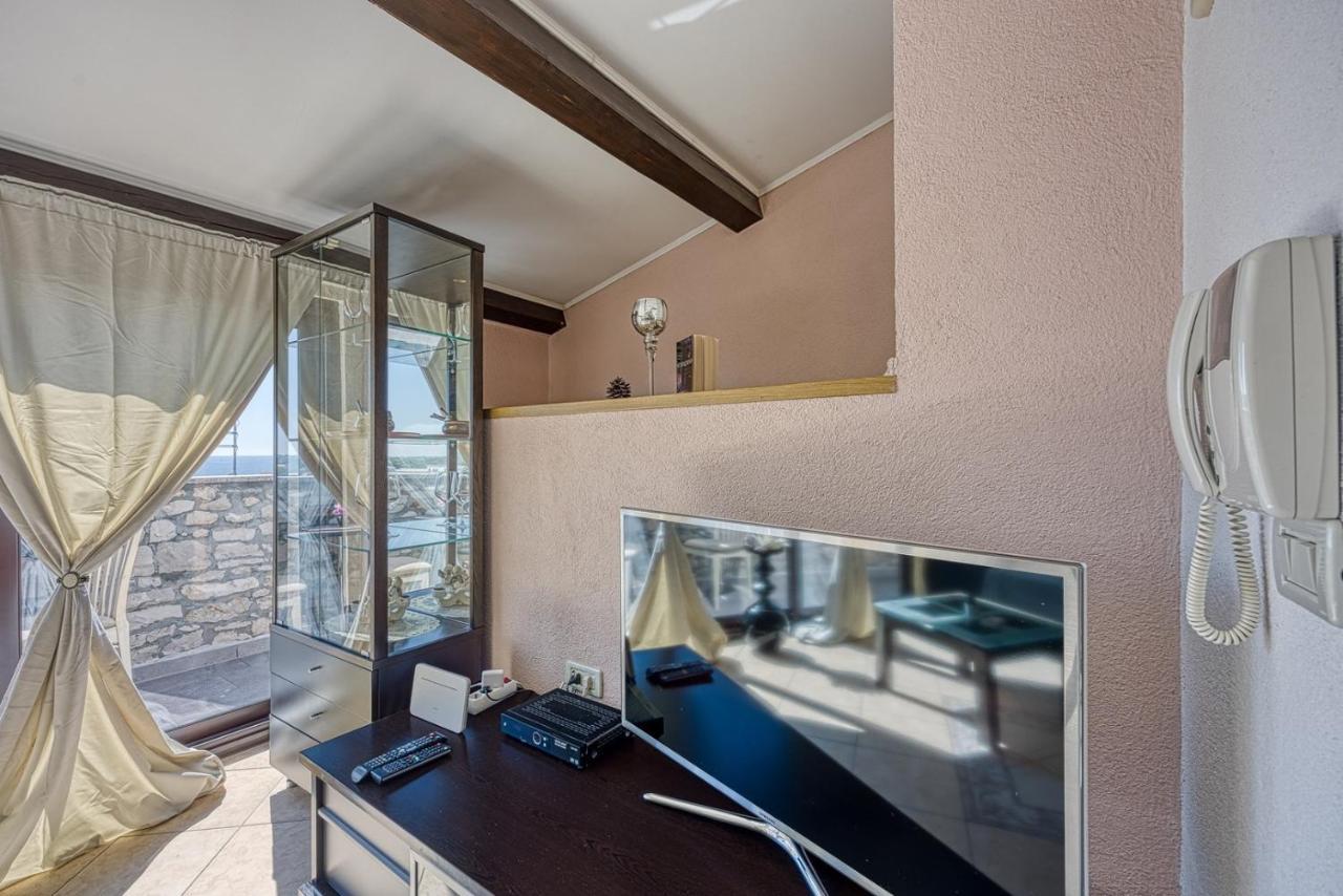 Old Town Apartments In Umag Luaran gambar